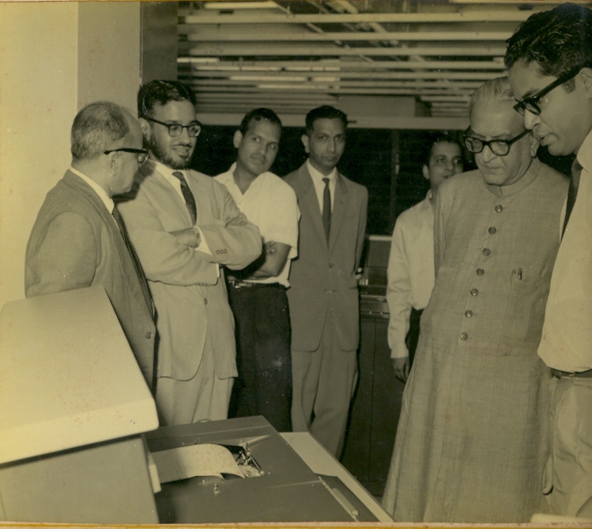 BHARAT DARSHAN - INDIA'S FIRST COMPUTER "TIFRAC" DESIGNED AND DEVELOPED AT TIFR. INDIA'S EDUCATION MINISTER M C CHAGLA VISITED TIFR. PROFESSOR PVS RAO, DIRECTOR MGK AND OTHERS ARE SEEN IN THIS PHOTO.